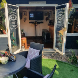 BillyOh customer's image of a garden pub setup